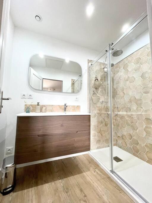 Ravissant Appartement Au Coeur D'Aix آيكس أومبروفينس المظهر الخارجي الصورة
