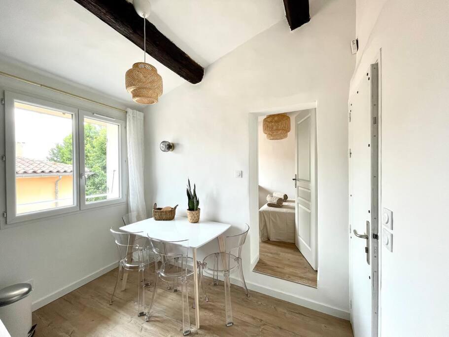 Ravissant Appartement Au Coeur D'Aix آيكس أومبروفينس المظهر الخارجي الصورة