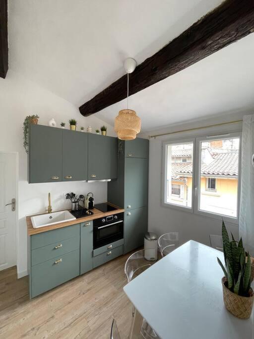Ravissant Appartement Au Coeur D'Aix آيكس أومبروفينس المظهر الخارجي الصورة